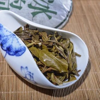 2012 An Prime de Ceai Pu 'er Chineză Yunana Menghai Shen Pu' er Speciale Verde Organic Ceai Pu-erh Tort 357g Pentru a Pierde in Greutate Alimentare de Sănătate