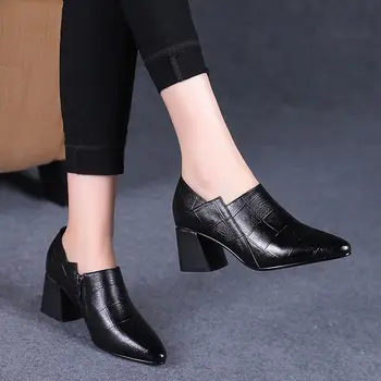 A subliniat toe Mijlocul Tocuri Femei 2020 Toamna Singură Pantofi Femei piele PU Moale Pantofi Toc Pătrat de sex Feminin Coreea Stil Fermoar Lateral Negru
