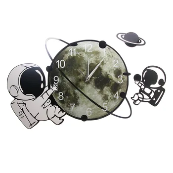 Astronaut Pe Lună Desene Animate Cosmonaut Ceas De Perete Tăcut Non Bifarea Spațiu De Perete De Arta Cosmonaut Camera Pentru Copii Ceas Decorativ