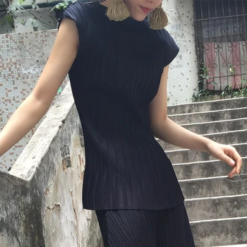Changpleat vara de design originale femei T-shirt Miyak plisata cu maneci scurte Negre, O-neck Slim Femeie T-shirt Plus Dimensiune Moda
