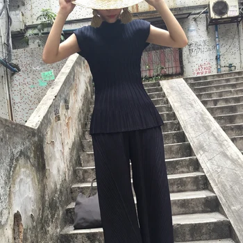 Changpleat vara de design originale femei T-shirt Miyak plisata cu maneci scurte Negre, O-neck Slim Femeie T-shirt Plus Dimensiune Moda