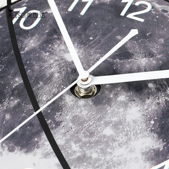 Creative Astronaut Drăguț Ceas De Perete Cu Design Modern Ceas De Perete Mare Acrilice Cuarț Tăcut Agățat Ceas De Perete Ceas De Înaltă Calitate