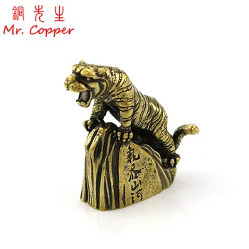 Cupru Antic Tiger King Figurine Decor Acasă Accesorii Vintage Din Alama Animal De Munte Ornamente Birou Decoratiuni Prespapier