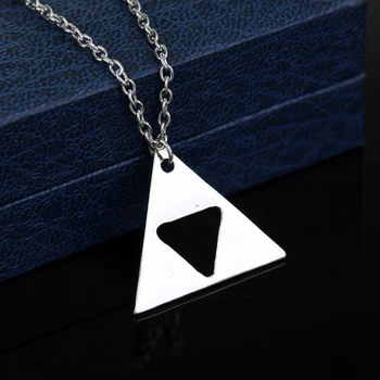 En-gros legend of zelda triunghiular pandantiv colier lanț colier pentru bărbați și femei de bună calitate cadou Lanț de metal