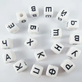 Gaura: 3.5 mm 100BUC 10*10 mm Cub Pătrat în formă de Scrisoare Acrilice Margele alfabetul rus de Imprimare Alb Farmecul Brățară Bijuterii Margele