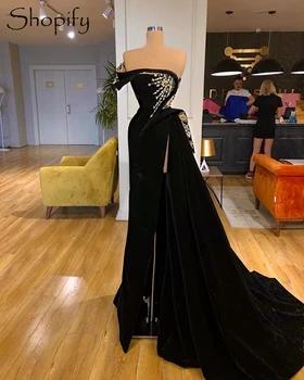 Lung Stil Arab Femei Rochie De Seara 2020 Pe Umăr De Aur Margele Sexy Fantă Mare De Catifea Neagră Dubai Rochii Formale