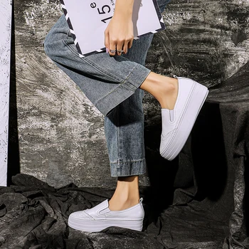 Puțin alb pantof de femeie primăvara anului 2020 nou versiunea Sud-coreean a cu cap rotund cu talpă groasă pantofi casual din piele Pantofi Vulcaniza