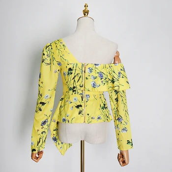 TWOTWINSTYLE Asimetric Imprimate Tricou Pentru Femei Oblic Guler Maneca Lunga Elegante Lovit Bluza de Culoare Feminin 2020 Moda Toamna Maree
